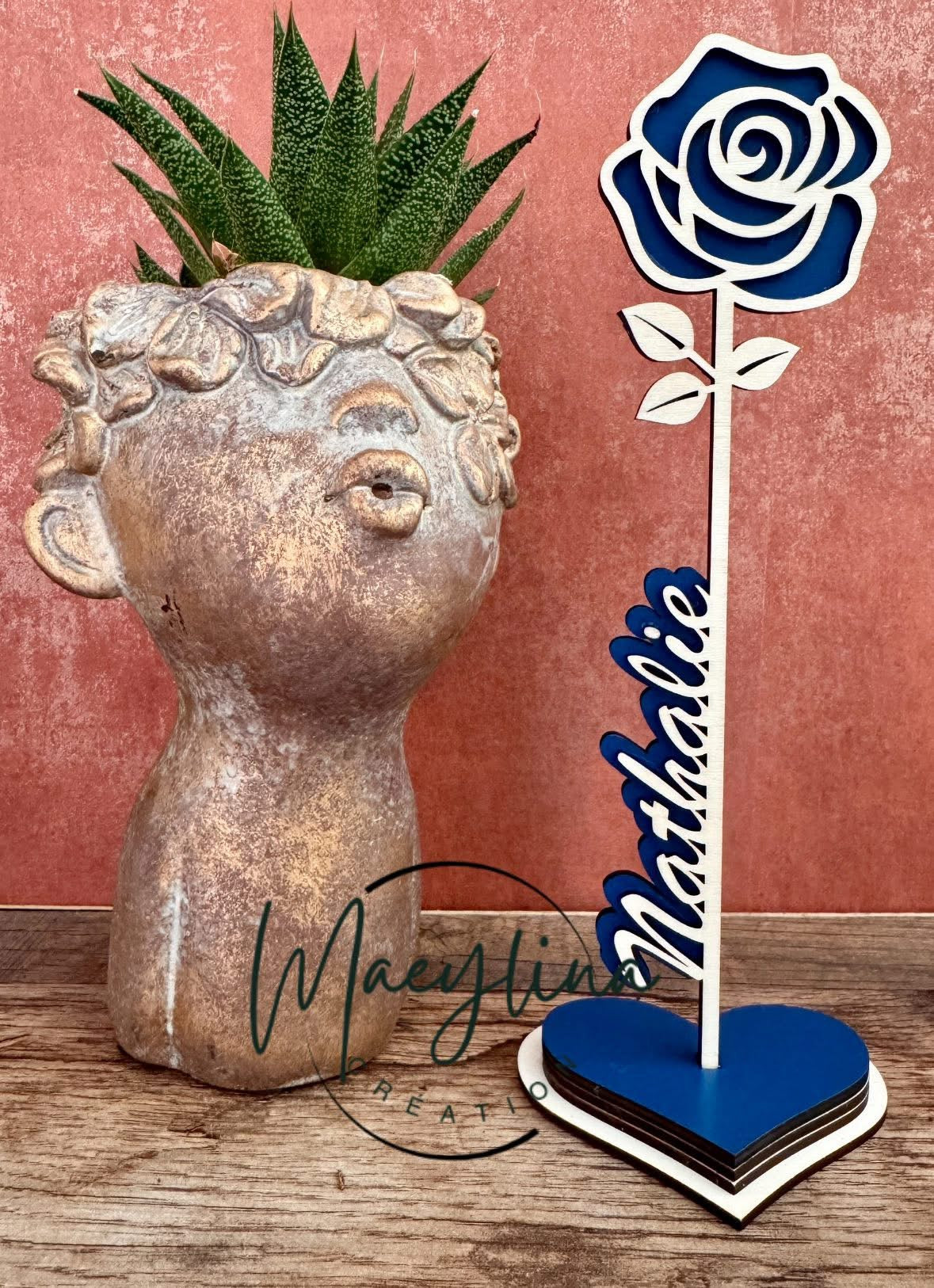 Rose personnalisée en bois – Prénom(s) en relief 🌹